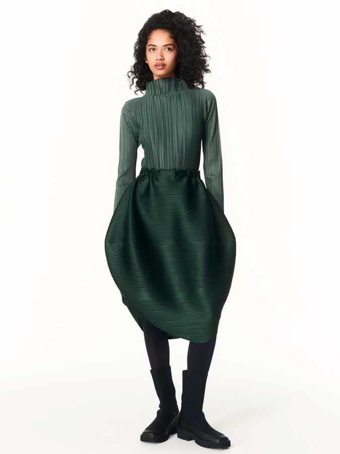 PLEATS PLEASE ISSEY MIYAKE