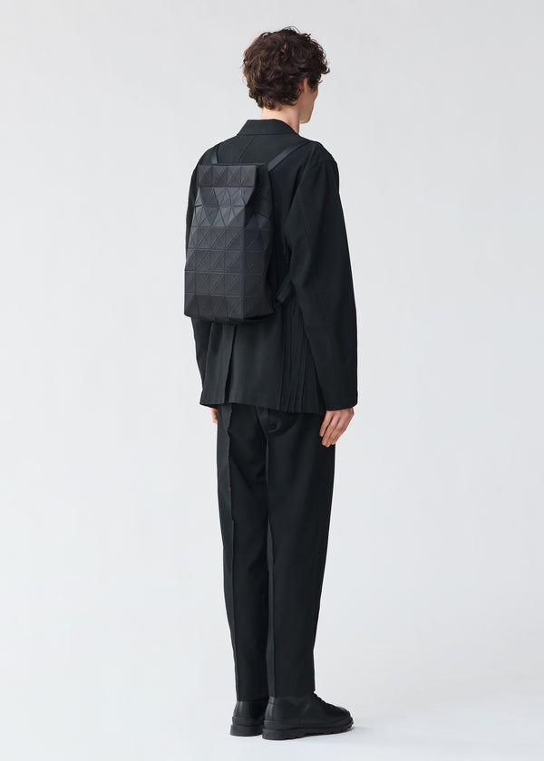 TRACK Shoulder Bag Black ISSEY MIYAKE EU