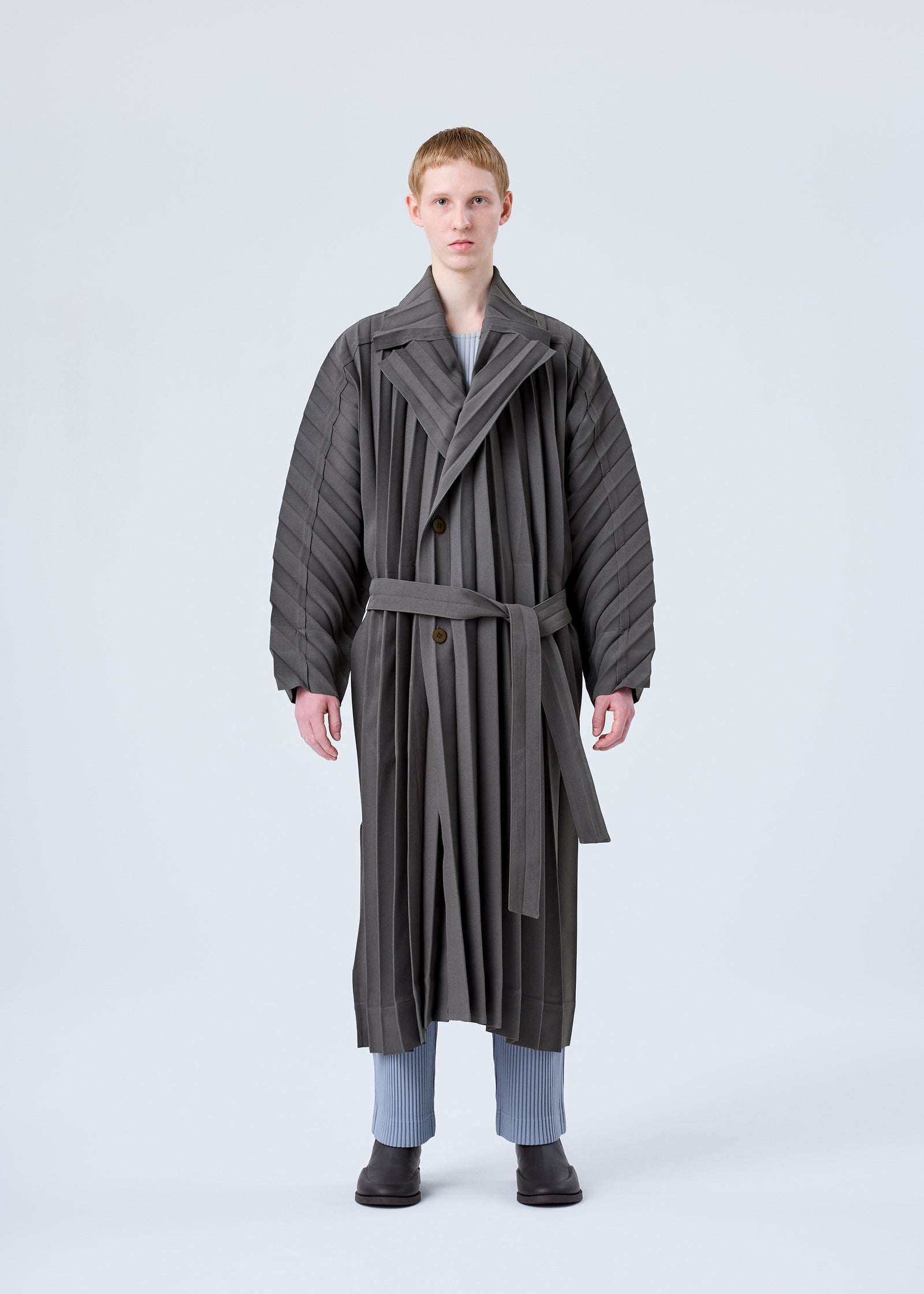 EDGE COAT Coat Black | ISSEY MIYAKE EU