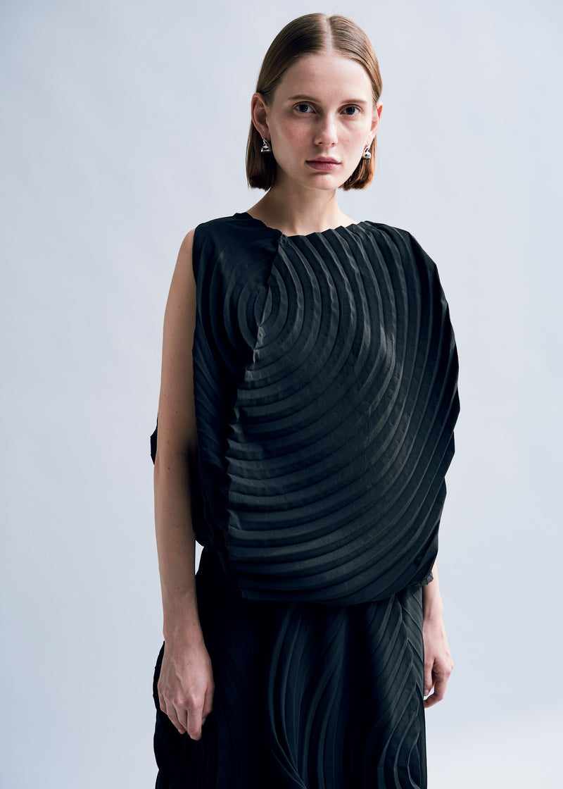 RESONANT PLEATS Shirt Black