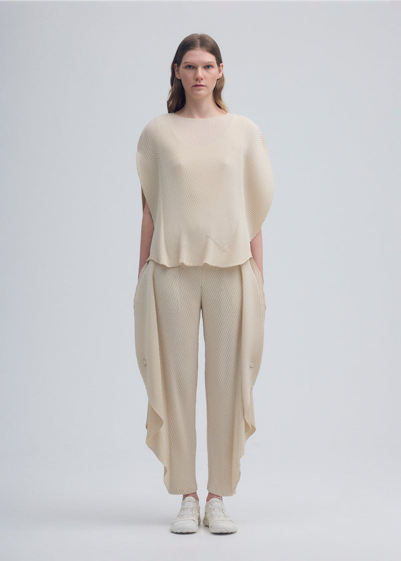 ORBICULAR PLEATS Trousers Moon White