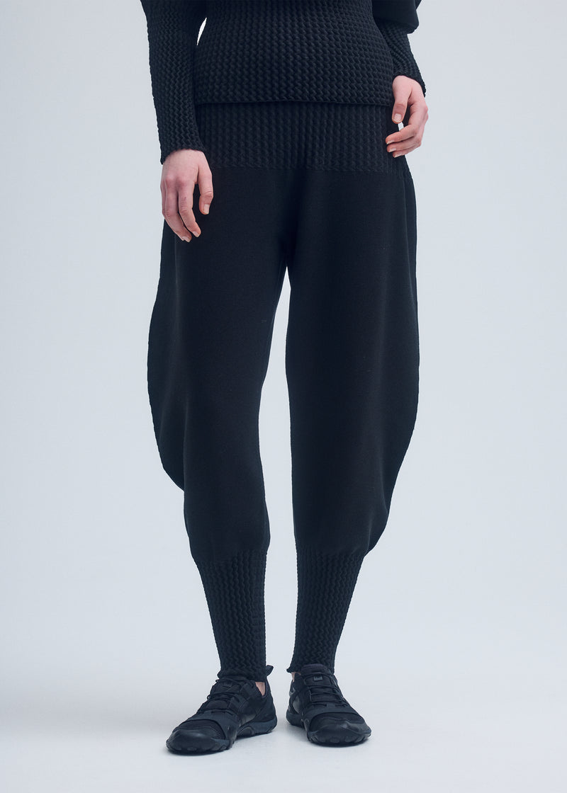 SQUEEZE Trousers Black